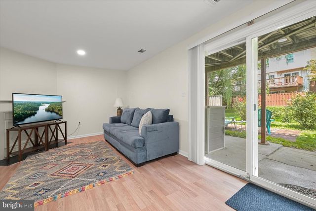 10 ALMADEN PL, Gaithersburg, MD 20878
