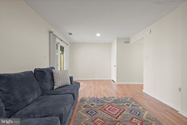 10 ALMADEN PL, Gaithersburg, MD 20878