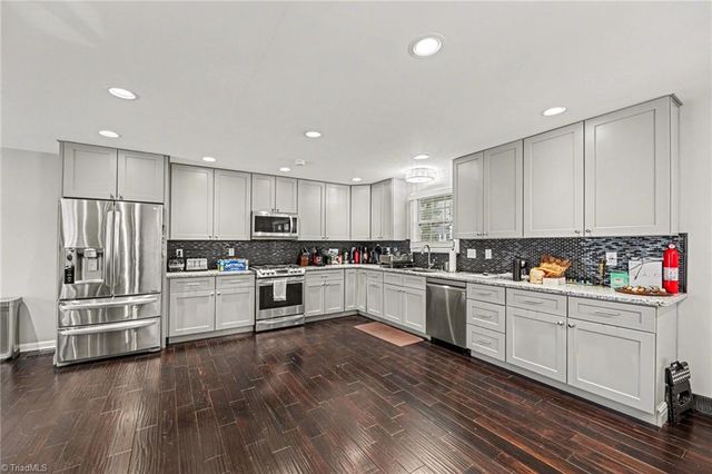 3908 Oak Hollow Court, High Point, NC 27265