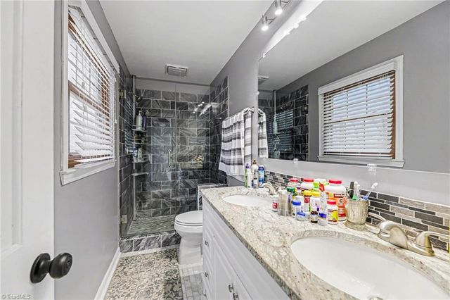 3908 Oak Hollow Court, High Point, NC 27265