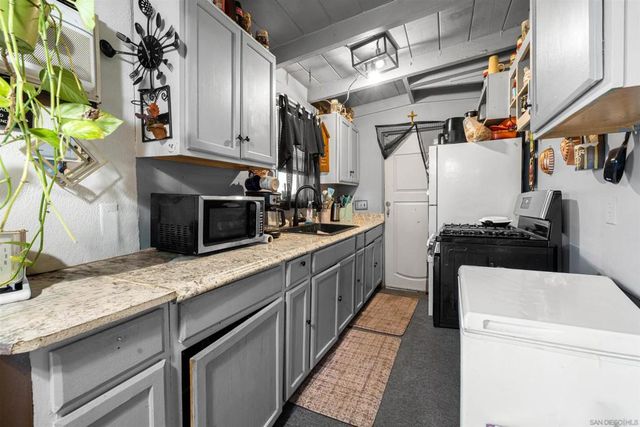 26802 Girard St, Hemet, CA 92544