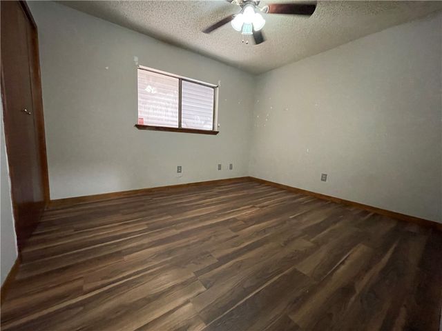 5237 Tartan Dr, Corpus Christi, TX 78413