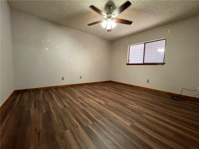 5237 Tartan Dr, Corpus Christi, TX 78413