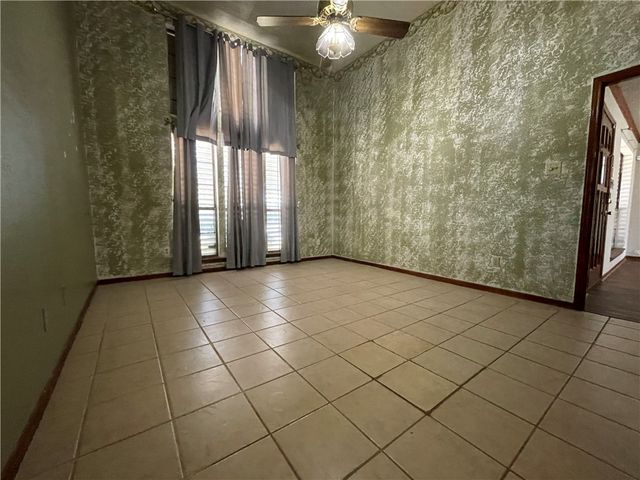 5237 Tartan Dr, Corpus Christi, TX 78413