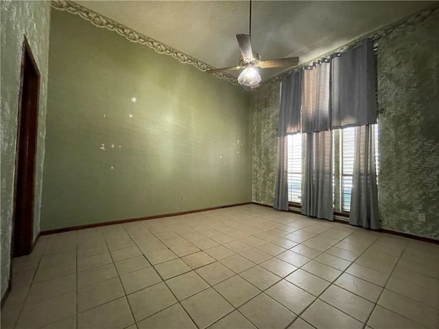 5237 Tartan Dr, Corpus Christi, TX 78413
