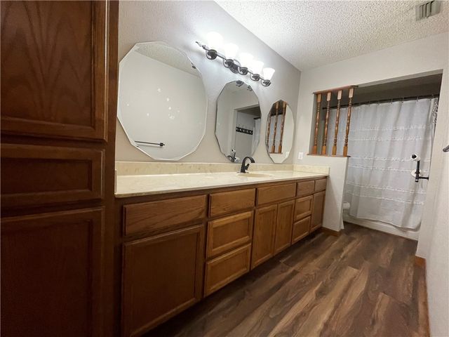 5237 Tartan Dr, Corpus Christi, TX 78413