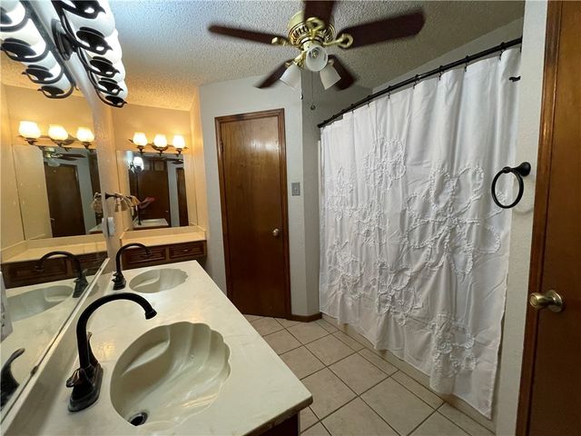 5237 Tartan Dr, Corpus Christi, TX 78413