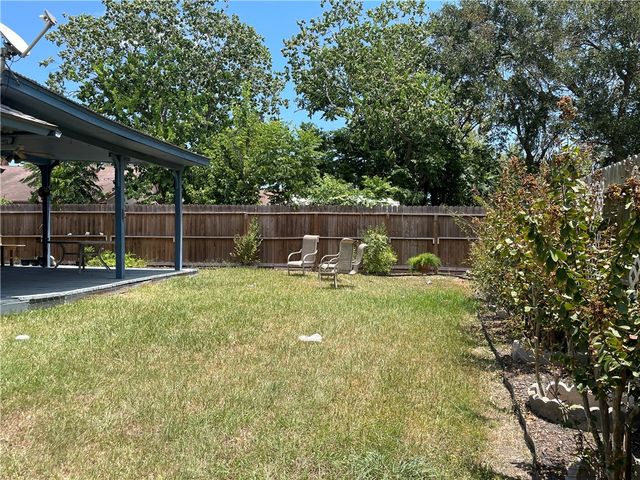 5237 Tartan Dr, Corpus Christi, TX 78413