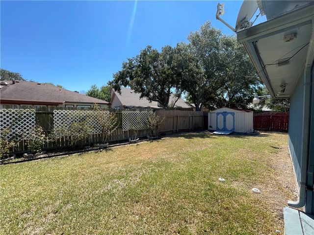 5237 Tartan Dr, Corpus Christi, TX 78413