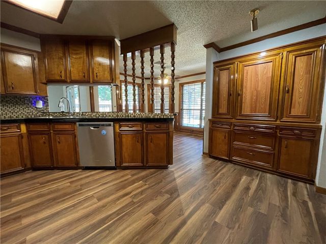 5237 Tartan Dr, Corpus Christi, TX 78413