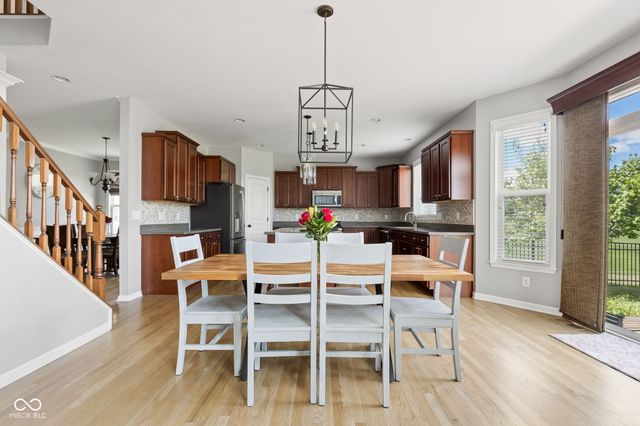 9204 Brookstone Place, Zionsville, IN 46077