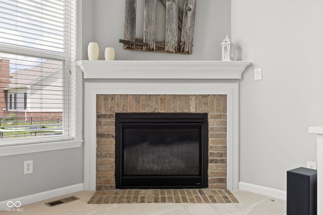 9204 Brookstone Place, Zionsville, IN 46077