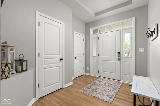 9204 Brookstone Place, Zionsville, IN 46077