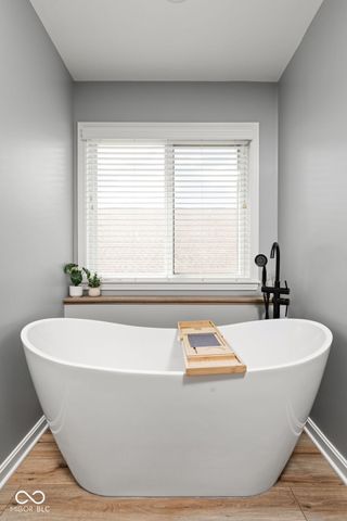 9204 Brookstone Place, Zionsville, IN 46077