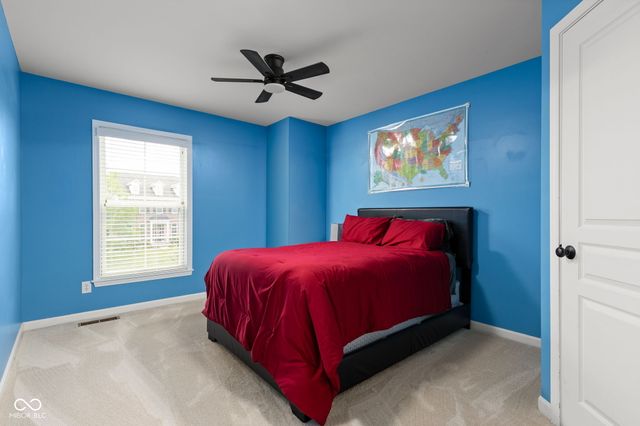 9204 Brookstone Place, Zionsville, IN 46077