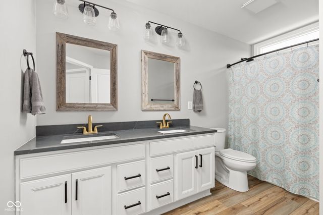 9204 Brookstone Place, Zionsville, IN 46077