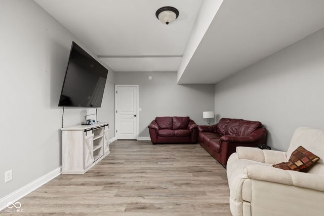 9204 Brookstone Place, Zionsville, IN 46077