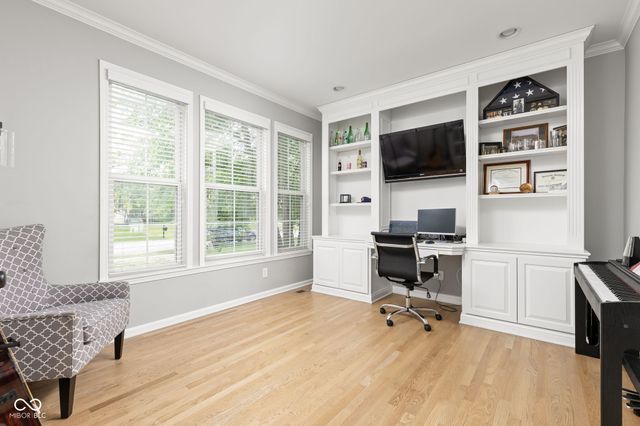 9204 Brookstone Place, Zionsville, IN 46077