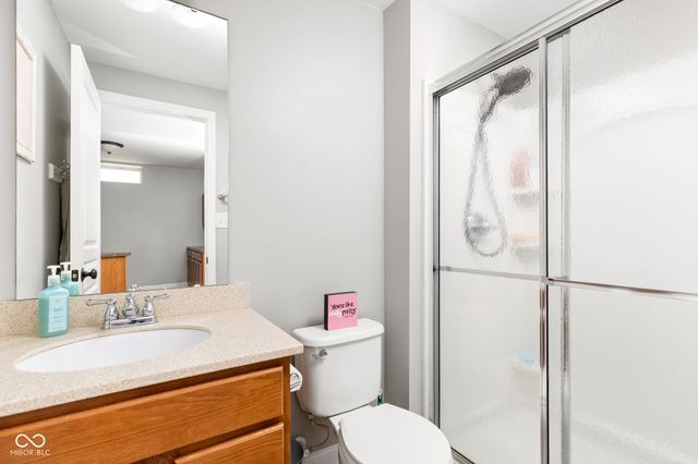 9204 Brookstone Place, Zionsville, IN 46077