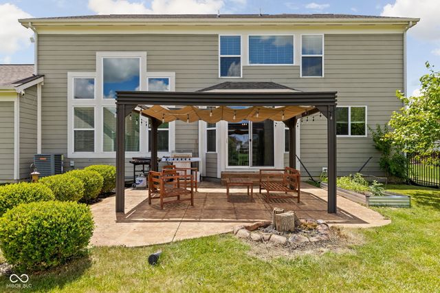 9204 Brookstone Place, Zionsville, IN 46077