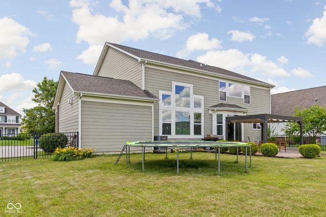 9204 Brookstone Place, Zionsville, IN 46077