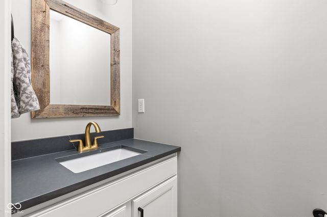 9204 Brookstone Place, Zionsville, IN 46077