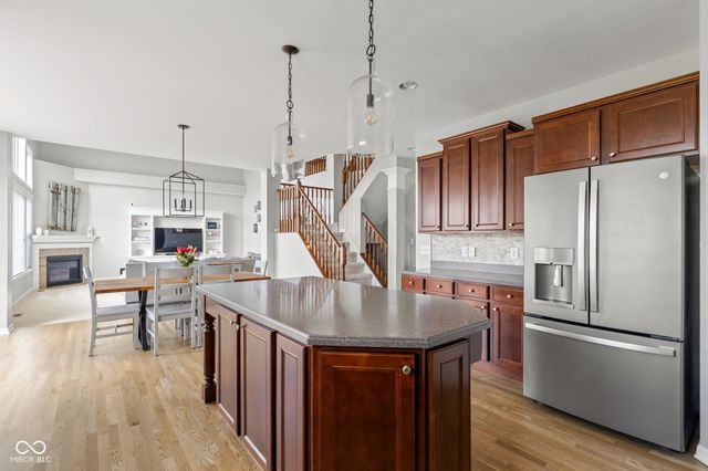 9204 Brookstone Place, Zionsville, IN 46077