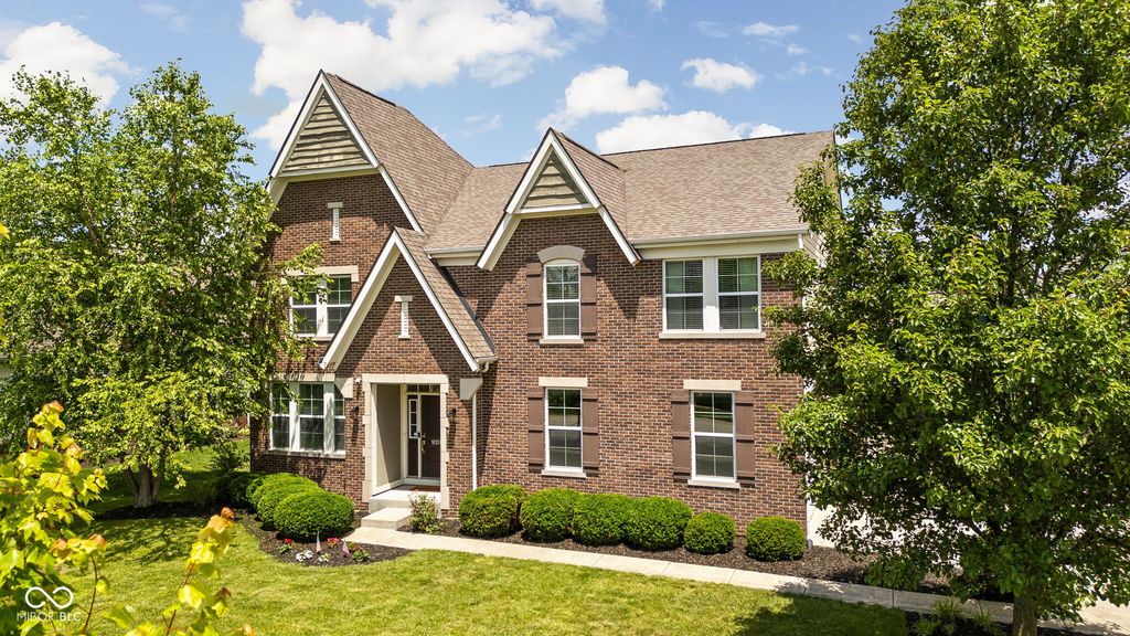 9204 Brookstone Place, Zionsville, IN 46077