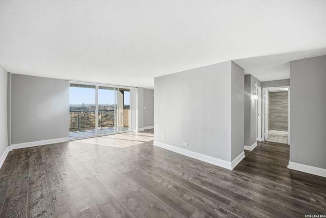 7039 San Pedro Ave Apt 810, San Antonio, TX 78216