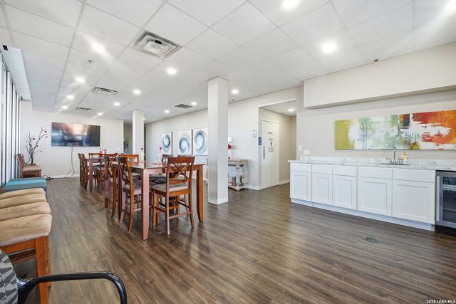 7039 San Pedro Ave Apt 810, San Antonio, TX 78216