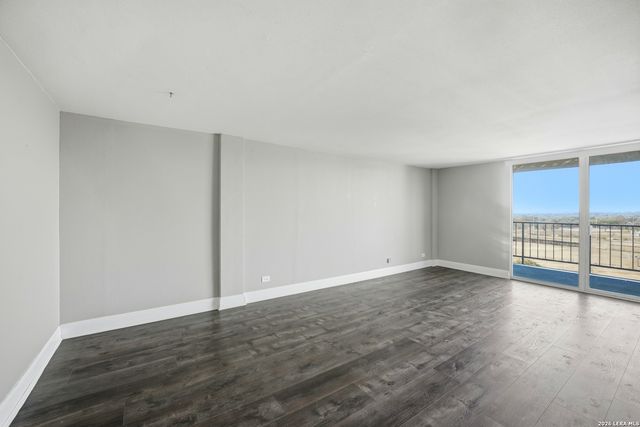 7039 San Pedro Ave Apt 810, San Antonio, TX 78216