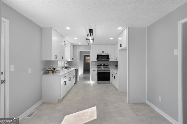 11 Ridgeview Drive SE, Silver Creek, GA 30173