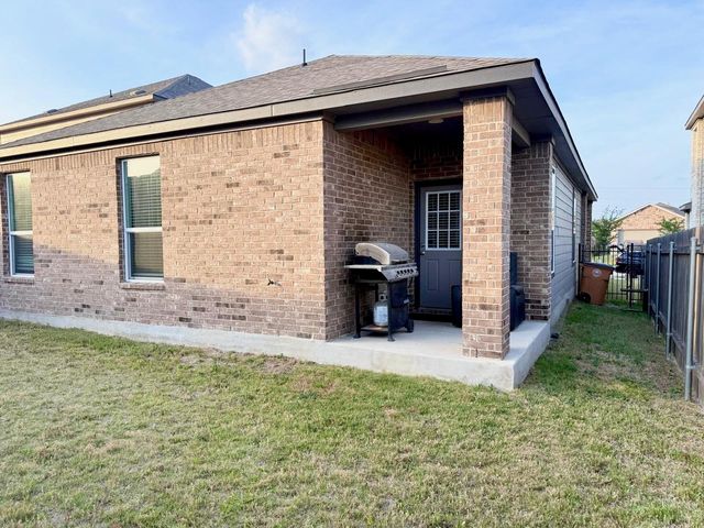 7203 Summer Tanager DR 77, Austin, TX 78744