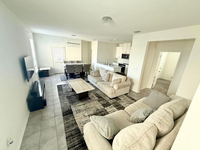 7203 Summer Tanager DR 77, Austin, TX 78744