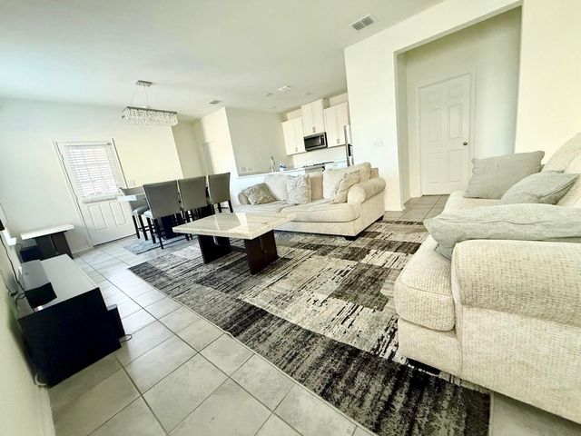 7203 Summer Tanager DR 77, Austin, TX 78744