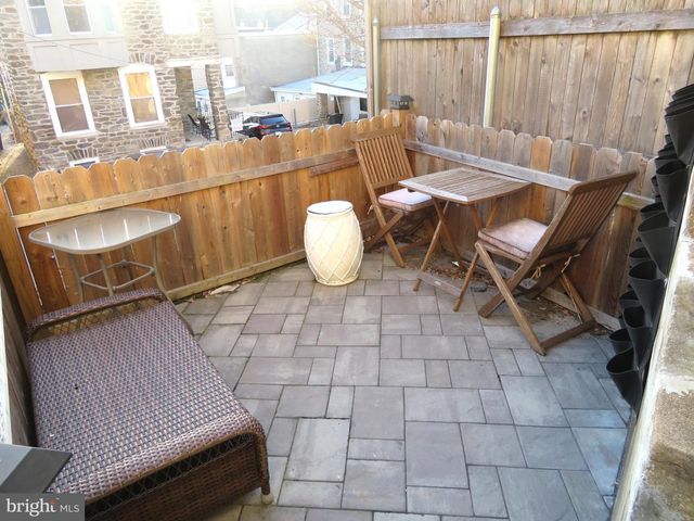 5206 RIDGE AVE, Philadelphia, PA 19128