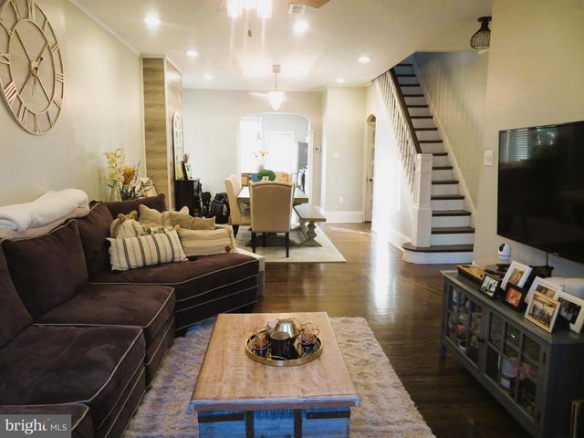 5206 RIDGE AVE, Philadelphia, PA 19128