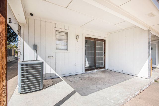 6915 W Cleburne Road, Fort Worth, TX 76133