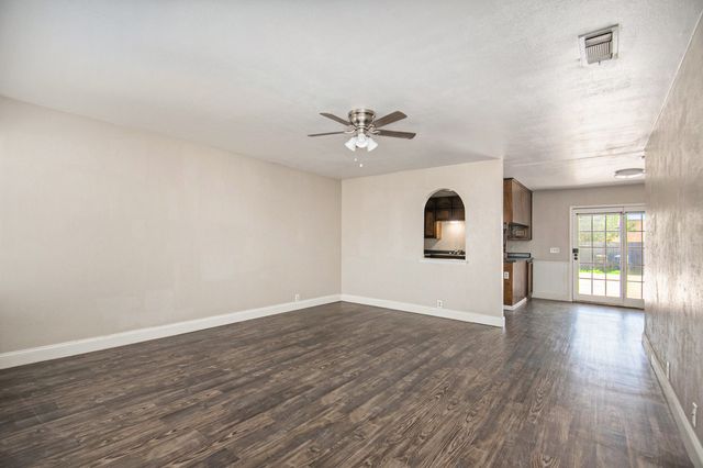 6915 W Cleburne Road, Fort Worth, TX 76133