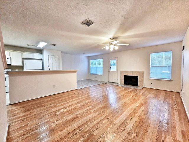 127 Anise Tree Place, The Woodlands, TX 77382