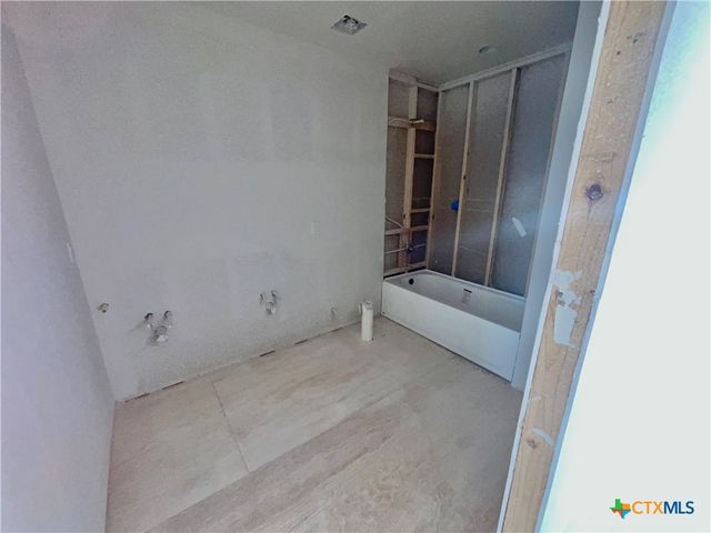 29 Carrie Street, Port O'connor, TX 77982