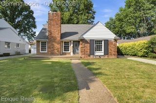 1206 Hawthorne Road, Grosse Pointe, MI 48236