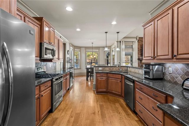 215 Berry Hill Lane, Tyrone, GA 30290