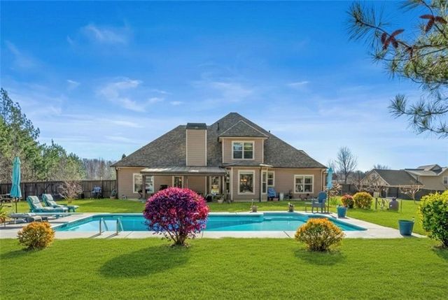 215 Berry Hill Lane, Tyrone, GA 30290