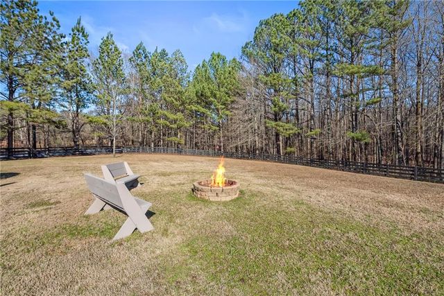 215 Berry Hill Lane, Tyrone, GA 30290