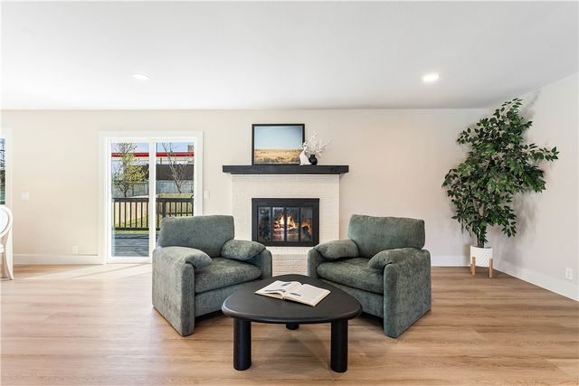 205 Big Tree Drive, Bentonville, AR 72712