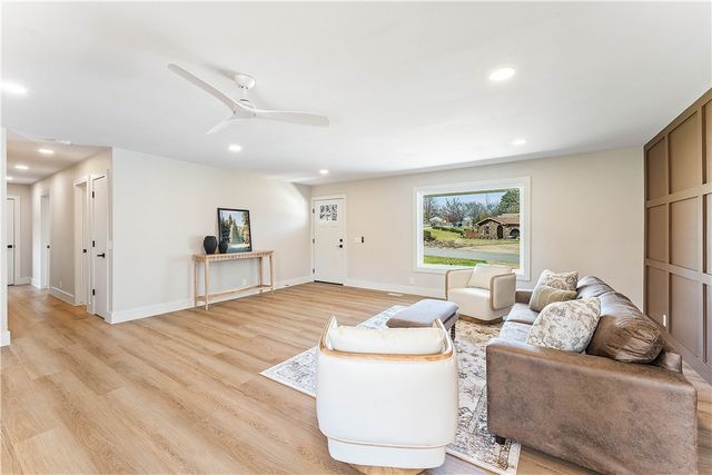 205 Big Tree Drive, Bentonville, AR 72712