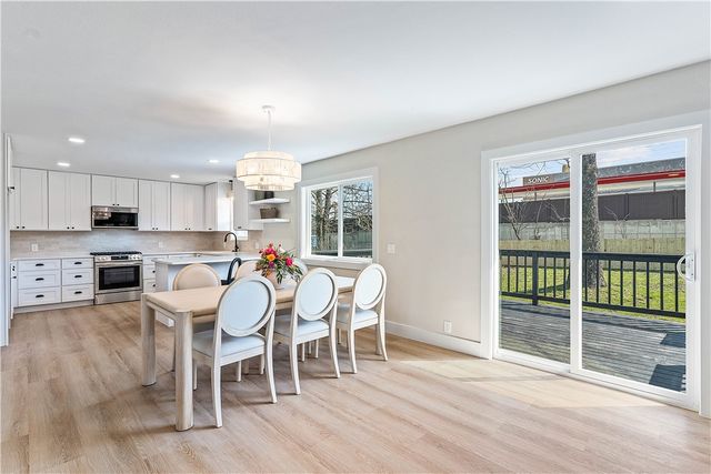 205 Big Tree Drive, Bentonville, AR 72712