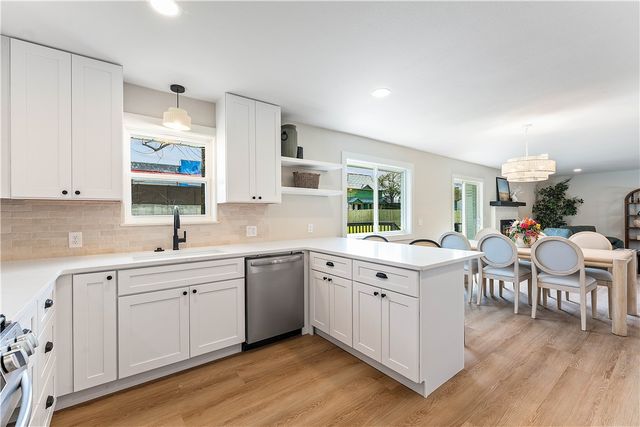 205 Big Tree Drive, Bentonville, AR 72712