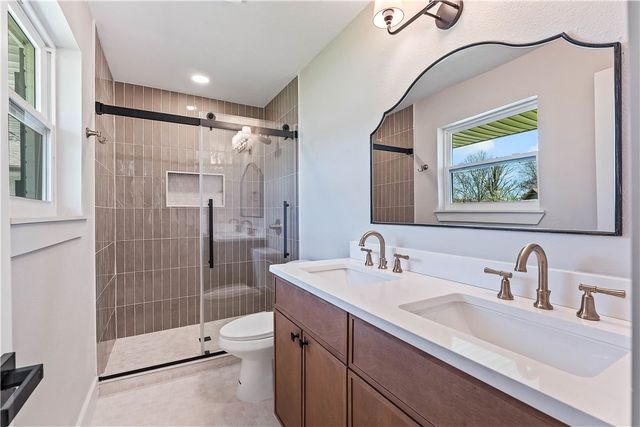 205 Big Tree Drive, Bentonville, AR 72712